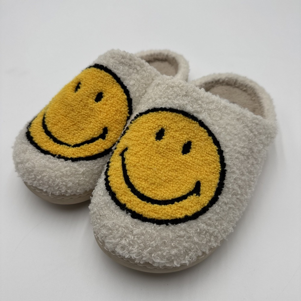 Smiley Face Slippers Size 7/8 Happy Face Slipper Cozy Comfy Slippers